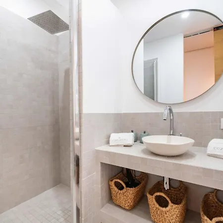 Beautiful 2 Bedroom In The Old Port Of *